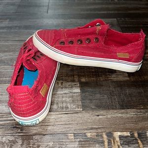 Women’s blowfish sneakers